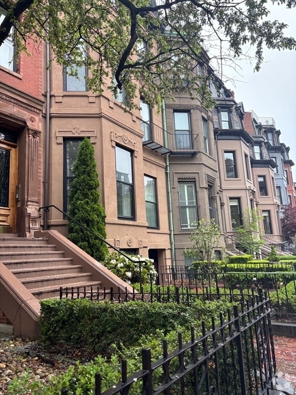Building Photo - 123 Marlborough St