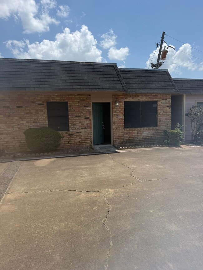 Building Photo - 6758 Prutzman Rd