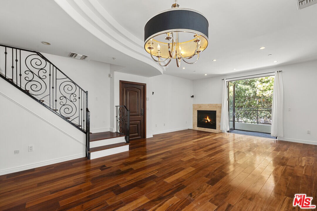 Primary Photo - 744 N Alfred St