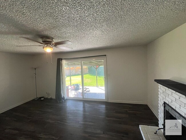 Building Photo - Charming  3 bedroom 2 bath home!