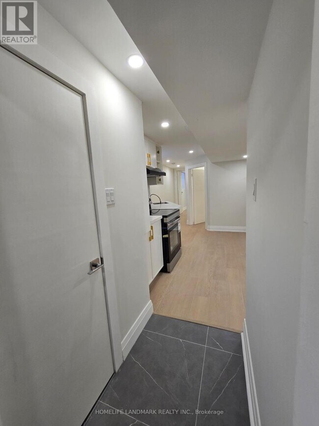 Photo du bâtiment - 9 Alton Ave