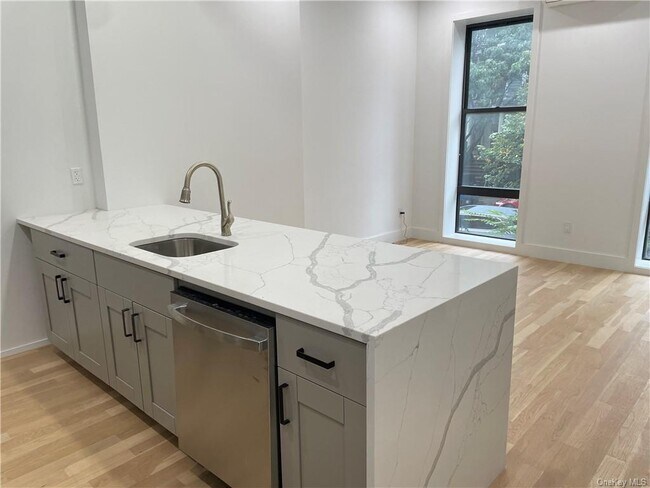 Foto del edificio - 17 Jefferson Ave