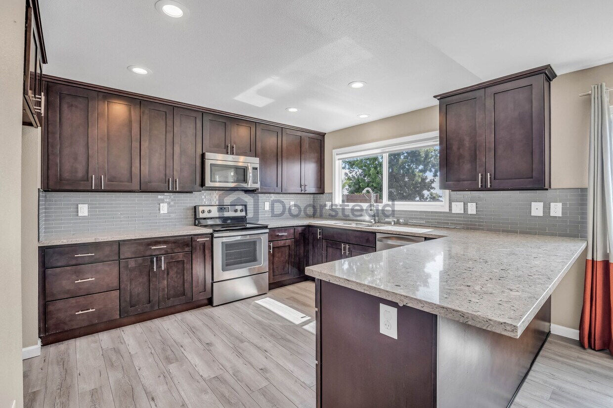 Primary Photo - 601 Appian Way