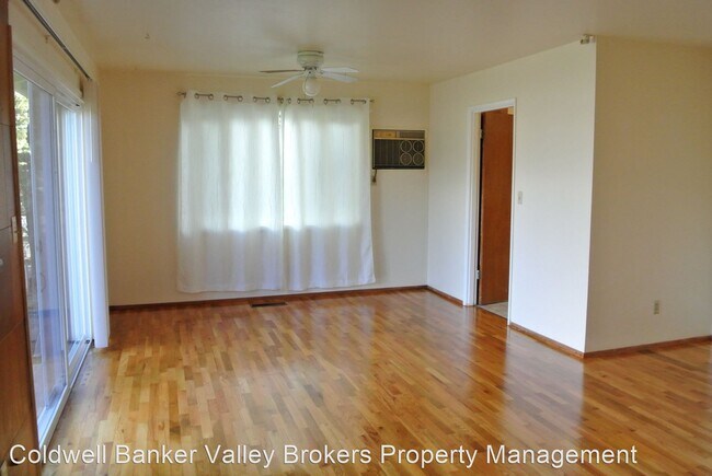 Foto del edificio - 3 br, 2 bath House - 925 NW Beca Avenue