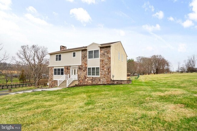 Building Photo - 3554 N Sugan Rd