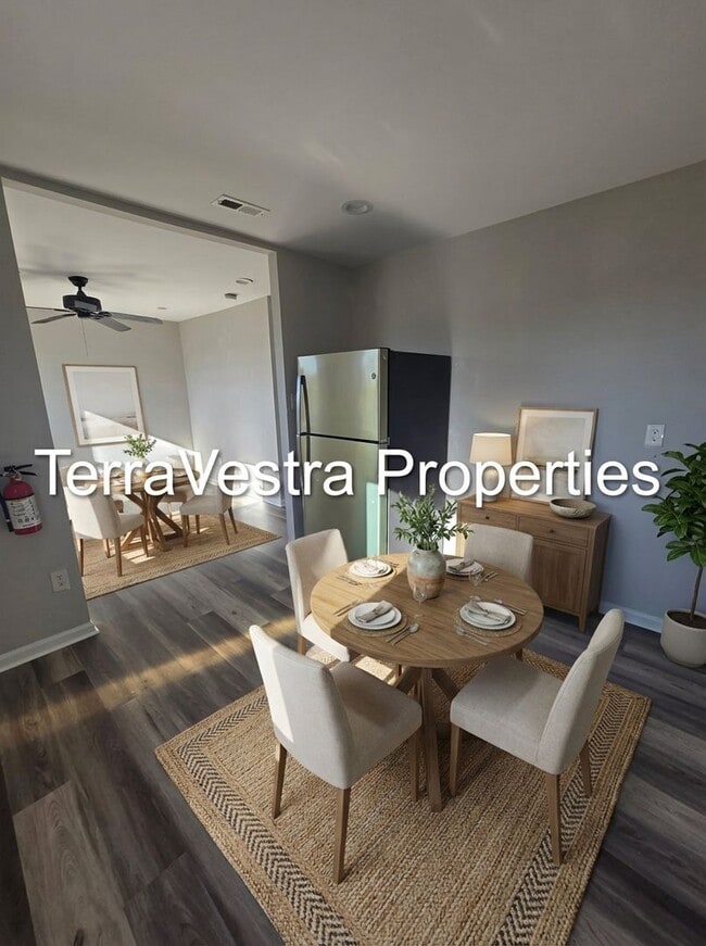 Building Photo - 711 N 3rd St