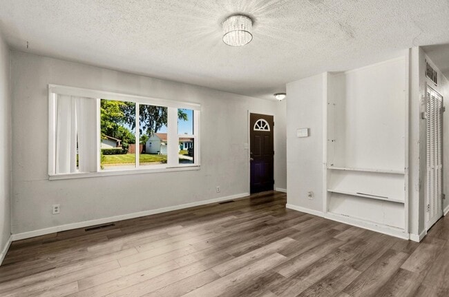 Building Photo - 2614 Tausend St