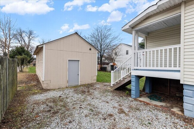 Foto del edificio - 6008 Second St.