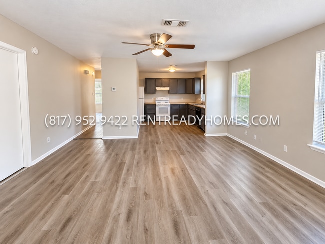 Building Photo - 2528 Pinon Ct