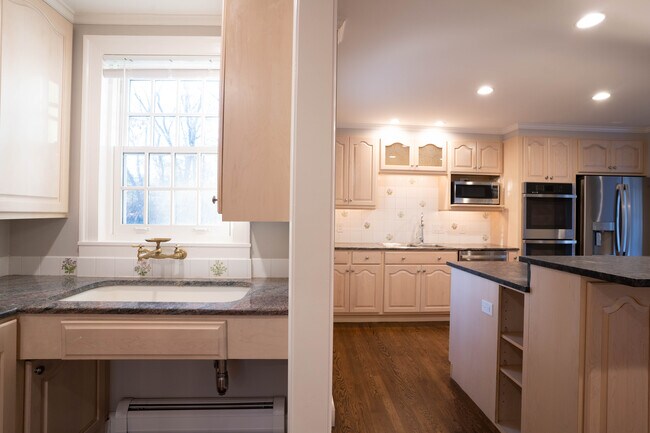 Foto del edificio - 40 Puddingstone Ln