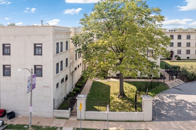 Building Photo - 603 Westgate Ave