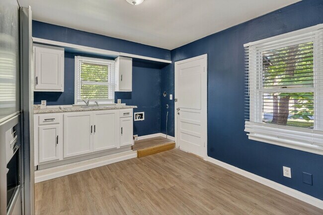 Foto del edificio - College Duplex