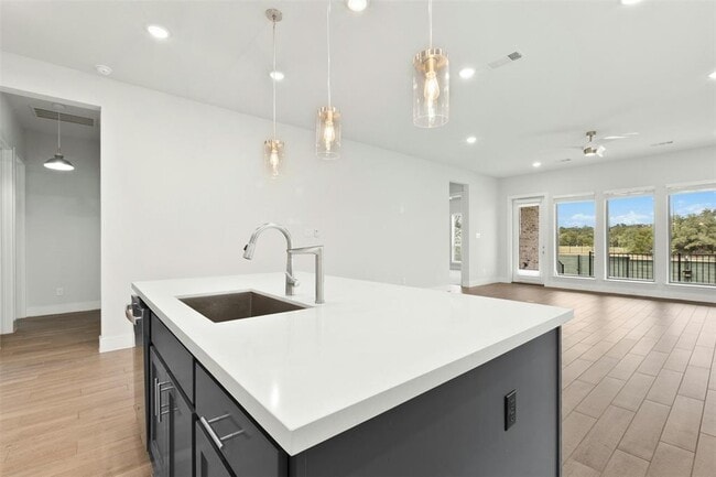 Foto del edificio - 1121 Spring Gulch Ln