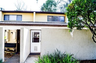 Building Photo - 2508 SW 35th Pl