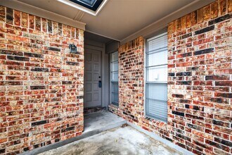 Building Photo - 9538 Ravensworth Dr