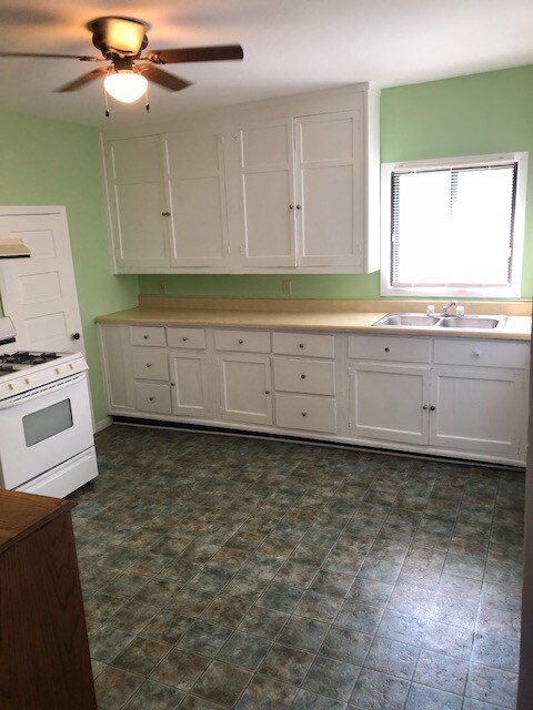 Foto principal - 930 S Broadway Ave