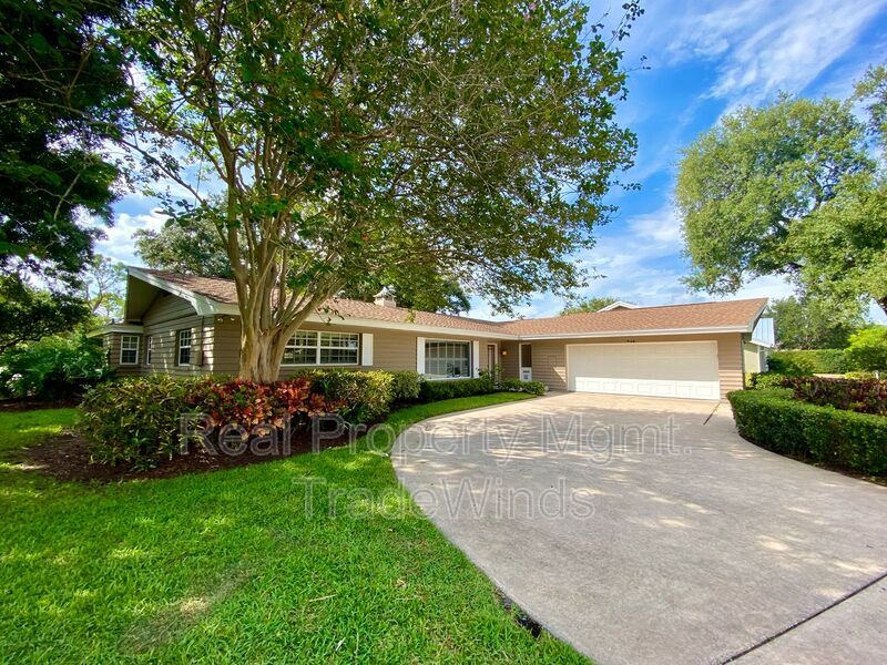 12 Hibiscus Rd, Belleair, FL 33756 House Rental in Belleair, FL