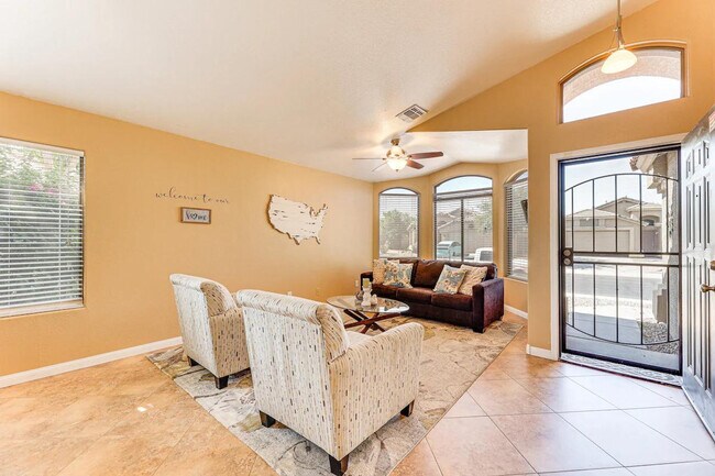 Foto del edificio - 43854 W Cahill Dr