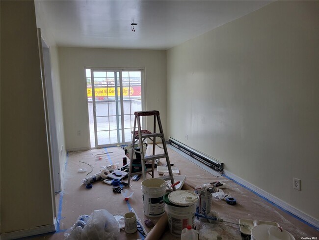 Building Photo - 105-8 101st Ave