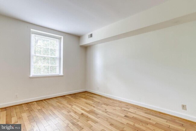 Foto del edificio - 4906 30th St S
