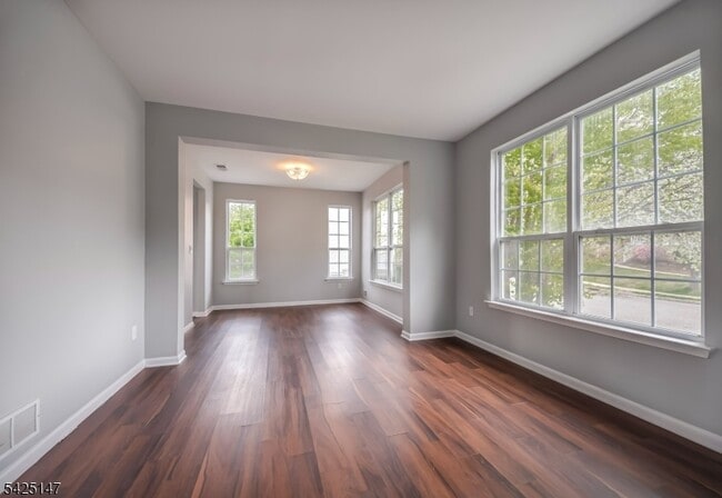 Building Photo - 227 Winding Hill Dr