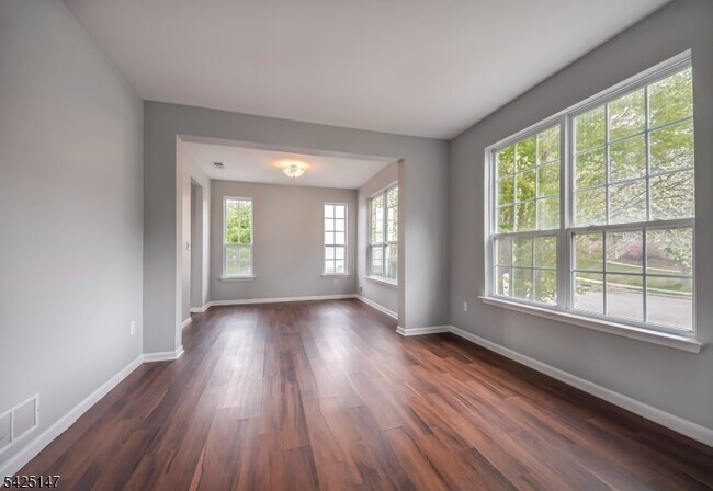 Foto del edificio - 227 Winding Hill Dr