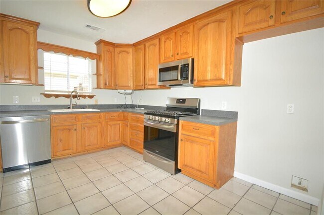 Foto del edificio - 18619 Spinney Ln