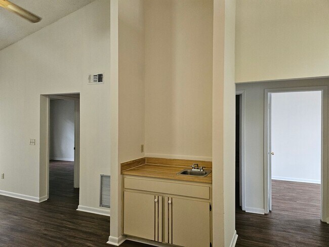 Foto del edificio - 2/2 - Jefferson Avenue - Newly updated