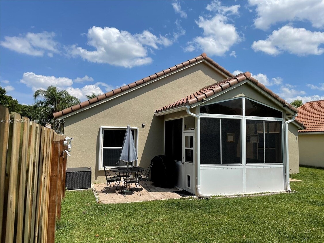 Foto principal - 1972 Oak Berry Cir