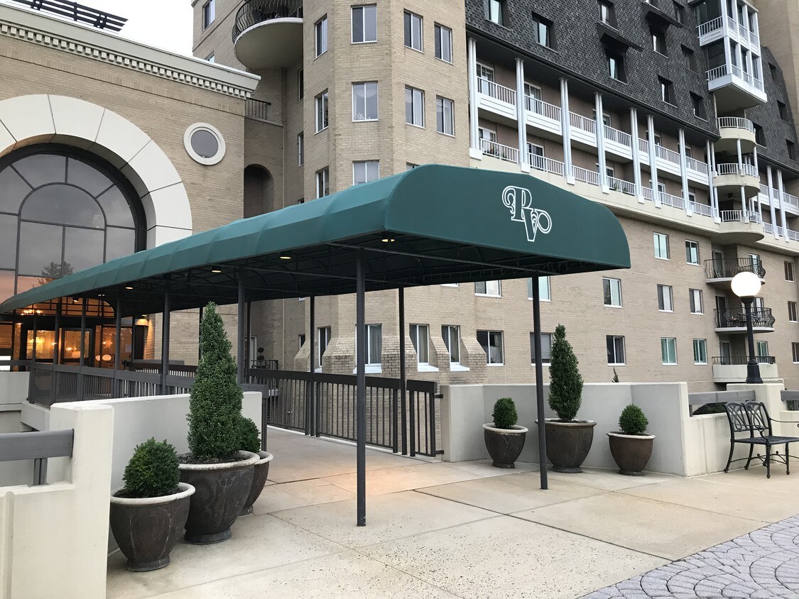 1250 S Washington St, Alexandria, VA 22314 Condo for Rent in