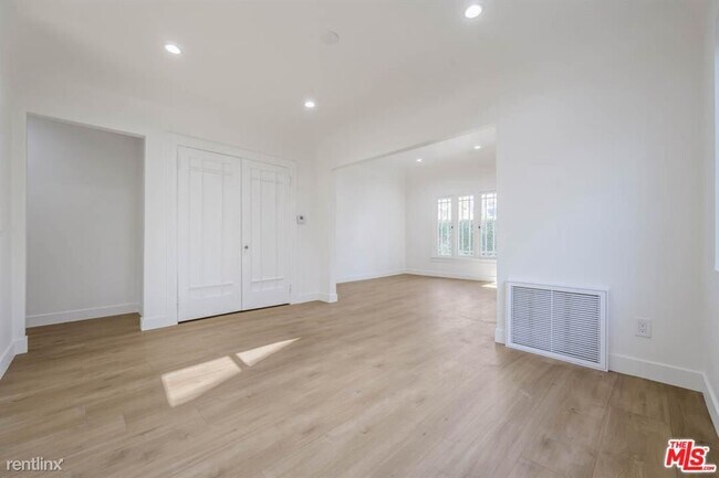 Foto del edificio - 2 br, 2 bath House - 819 N Spaulding Ave
