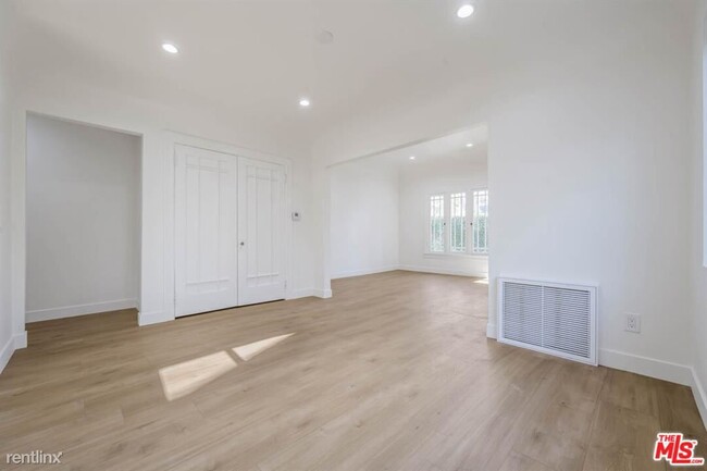 Building Photo - 2 br, 2 bath House - 821 N Spaulding Ave