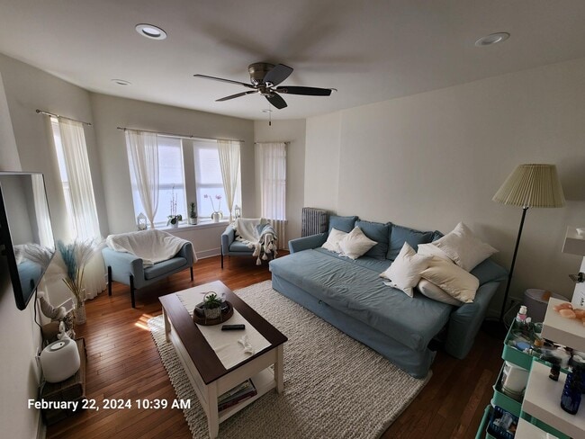 Building Photo - 4424-4432 N Wolcott Ave