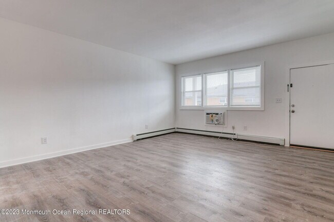 Building Photo - 107 McCabe Ave