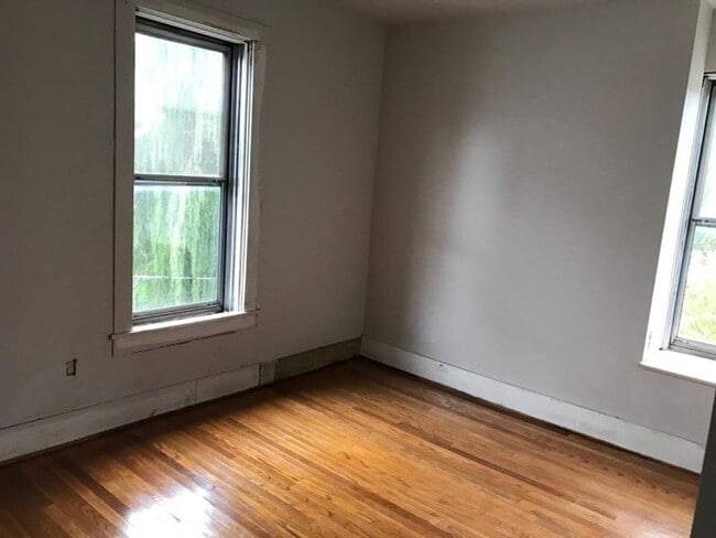 Building Photo - Available August 1 ,2025