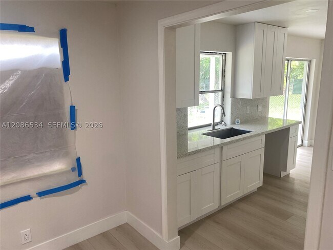 Foto del edificio - 5010 NW 22nd St