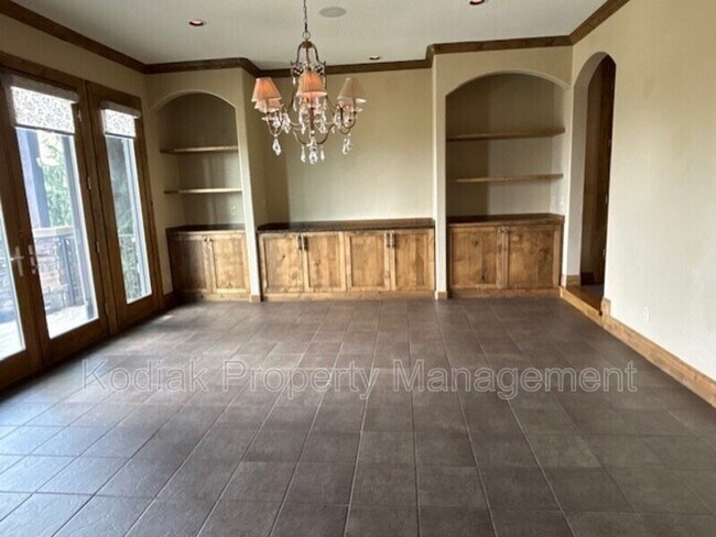 Building Photo - 3608 E Crest Mount Cir