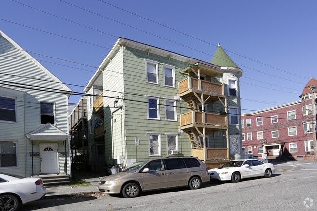 Building Photo - 29 Walnut St