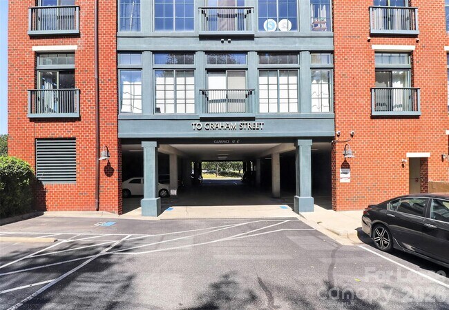 Foto del edificio - 626 N Graham St