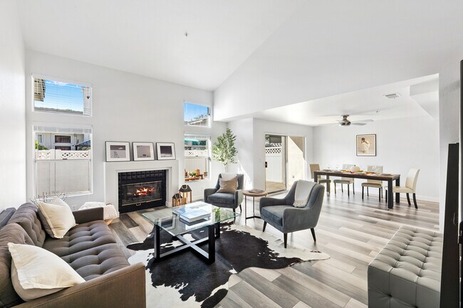 Building Photo - 517 Orilla Walk