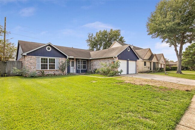 Building Photo - 7226 Blanco Pines Dr