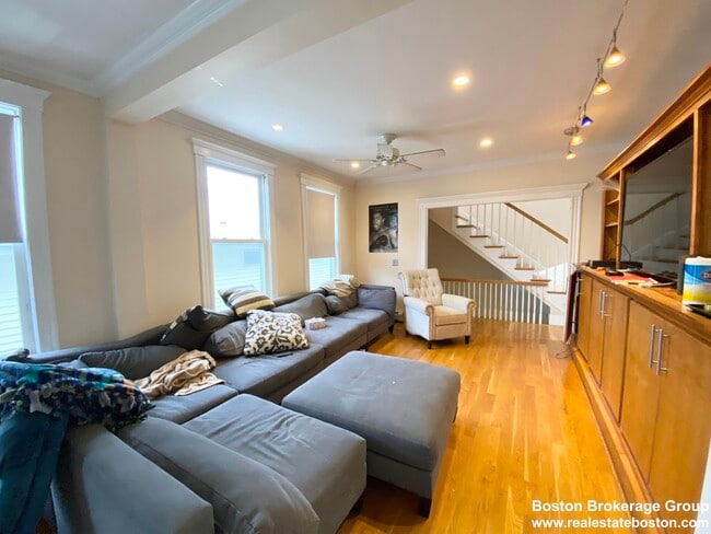 Building Photo - 29 Spring Garden St