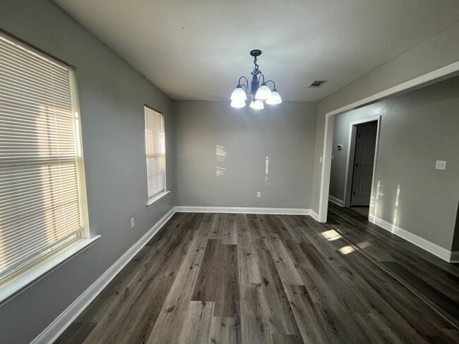 Building Photo - 3BR/2BA Located in Miller Farms Subdivision Across from MAFB!