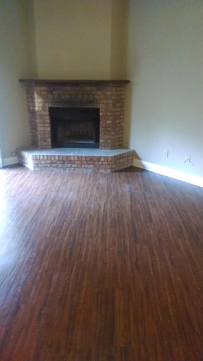 Building Photo - 1215 Stone Green Ct