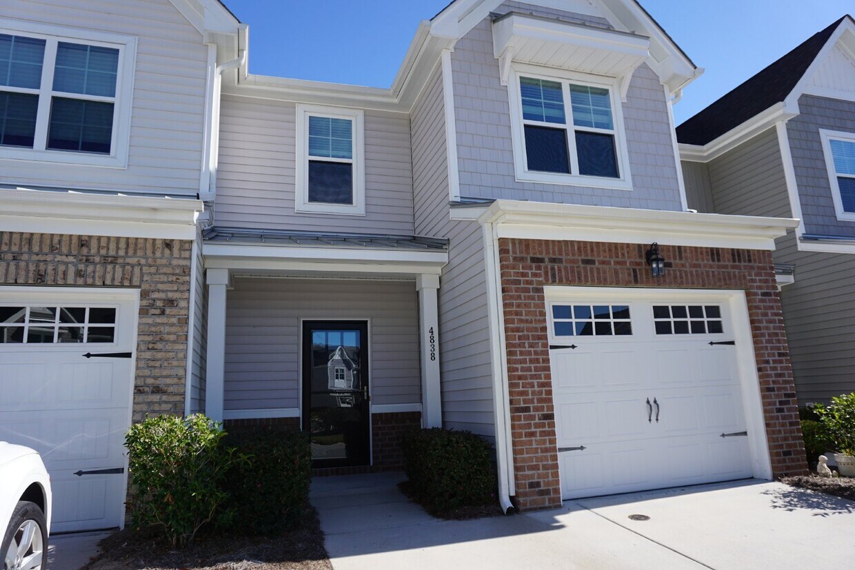 3 BD/2 BA Townhouse in Magnolia Trace in... Townhome Rentals in