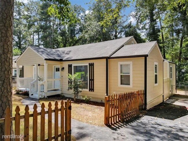 Building Photo - 3 br, 2 bath House - 1165 Graymont Drive SW