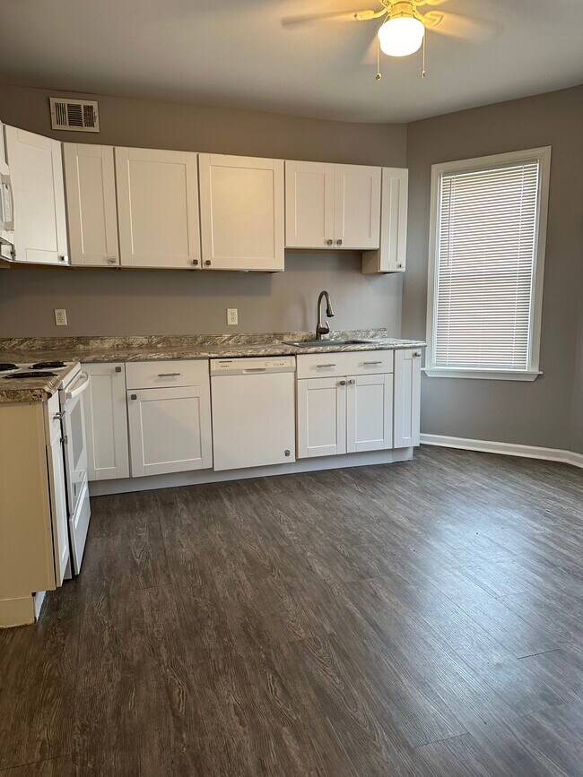 Foto del edificio - 48 Maytide St