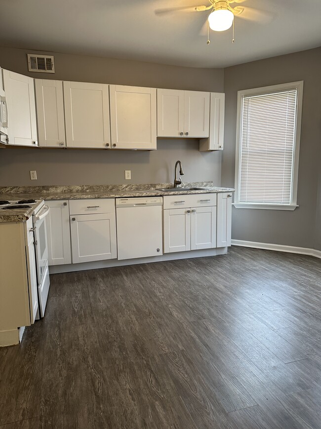 Building Photo - 48 Maytide St