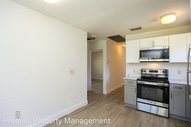 Foto del edificio - 2 br, 1 bath House - 1095 San Remo Avenue