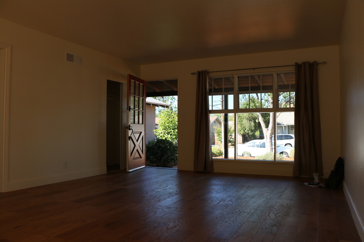 Foto principal - Bishop Peak neighborhood-Fantastic Rental!!